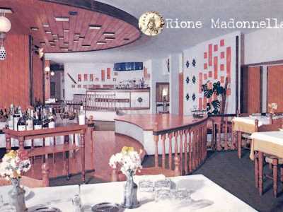 ...l� dove negli anni 70 c�era la sala ricevimenti �El Cid Campeador�. Fu progettato dall'architetto Tonino Cirielli, colui che ide� le "garden city" tra Torre a Mare e Noicattaro